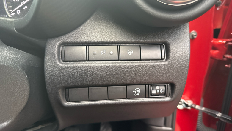 Nissan Juke 1.0 DiG-T 114 Tekna 5dr Petrol Hatchback